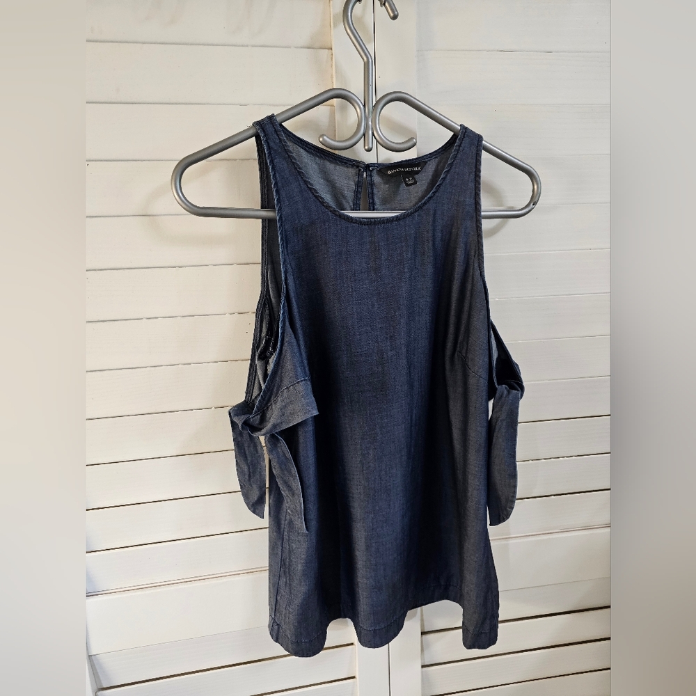 Banana Republic women's blouse